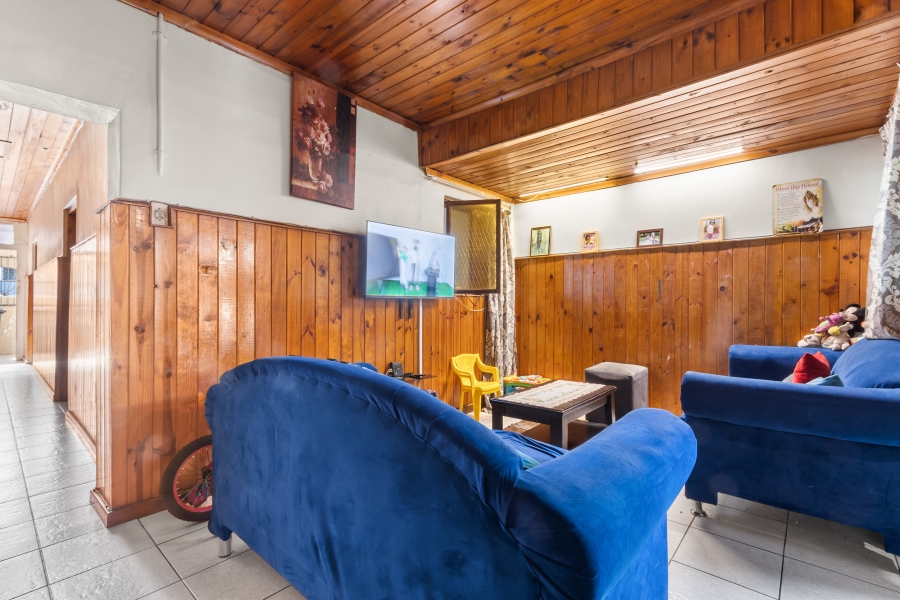 2 Bedroom Property for Sale in Observatory Western Cape